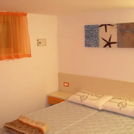 Ferienhaus Fuer 5 Personen Ca 32 Qm In Bibione, Adriakueste Italien Und Umgebung * Бибионе