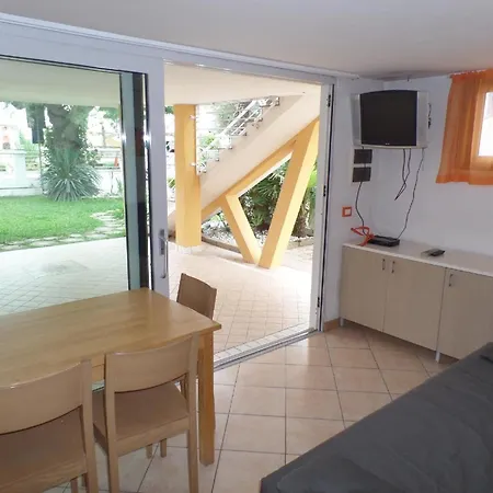 Ferienhaus Fuer 5 Personen Ca 32 Qm In Bibione, Adriakueste Italien Und Umgebung Дом отдыха