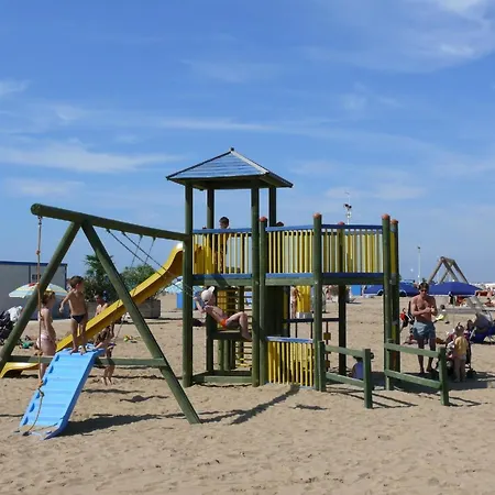 Ferienhaus Fuer 5 Personen Ca 32 Qm In Bibione, Adriakueste Italien Und Umgebung * Бибионе